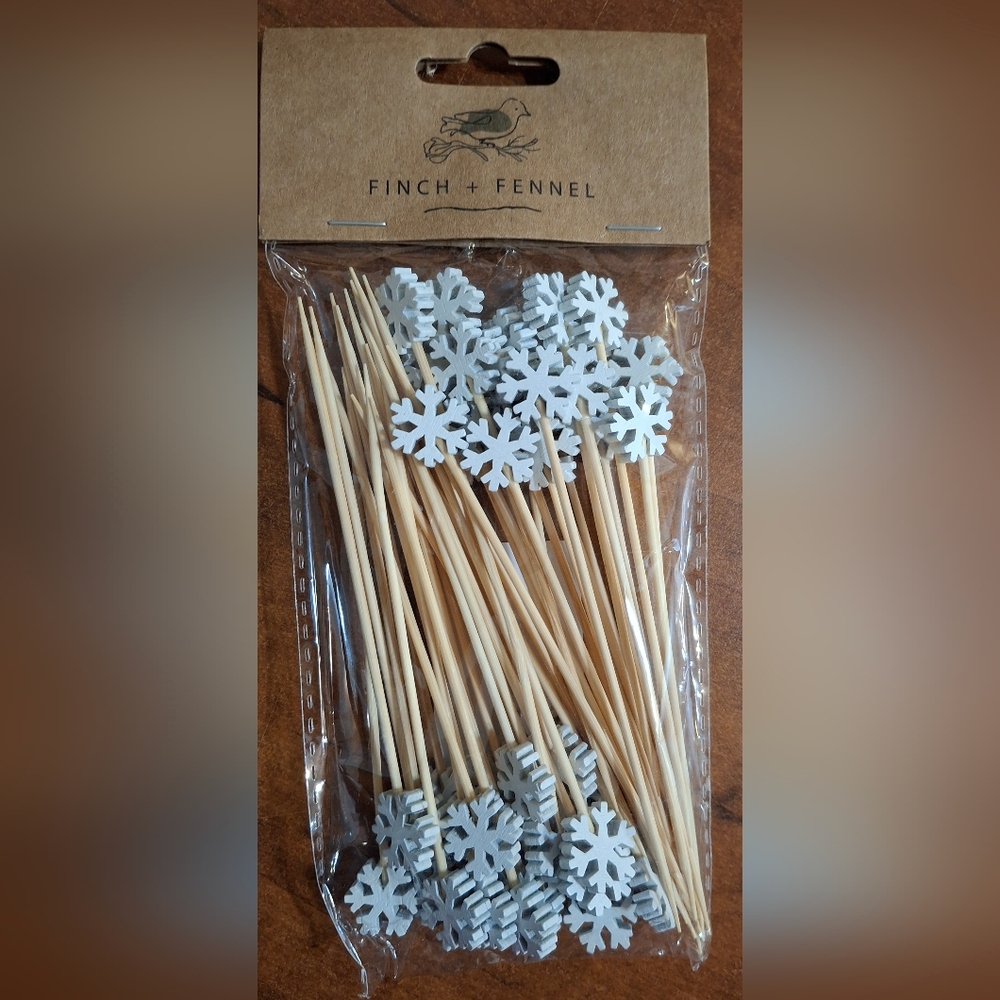 Finch & Fennel Christmas Themed Bamboo 5" Skewers 50ct White Snowflakes